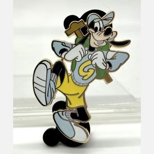 Disney | Goofy Hiker Pin